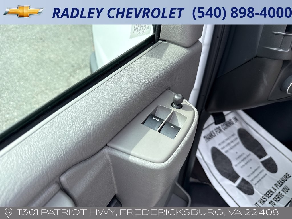 Used 2025 GMC Savana 3500 LT w/ LT Preferred Equipment Group RWD image 5