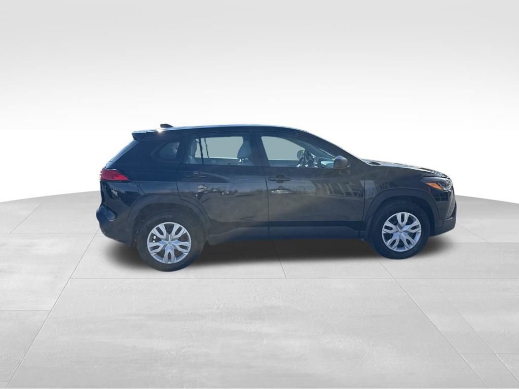 Used 2023 Toyota Corolla Cross L image 7