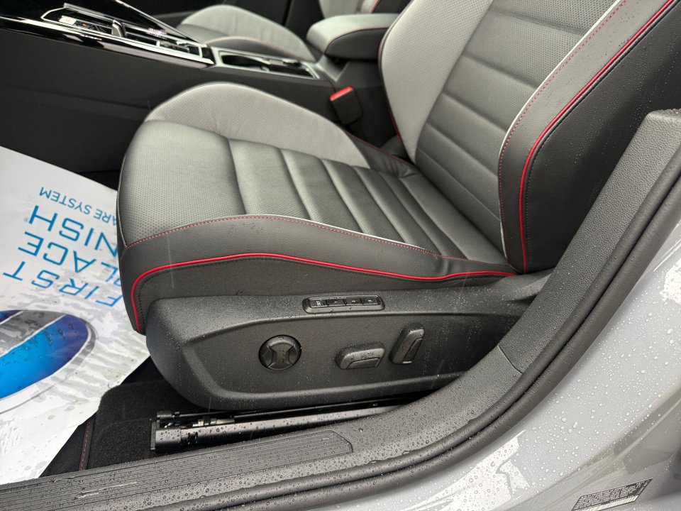 New 2026 Volkswagen GTI SE FWD image 30