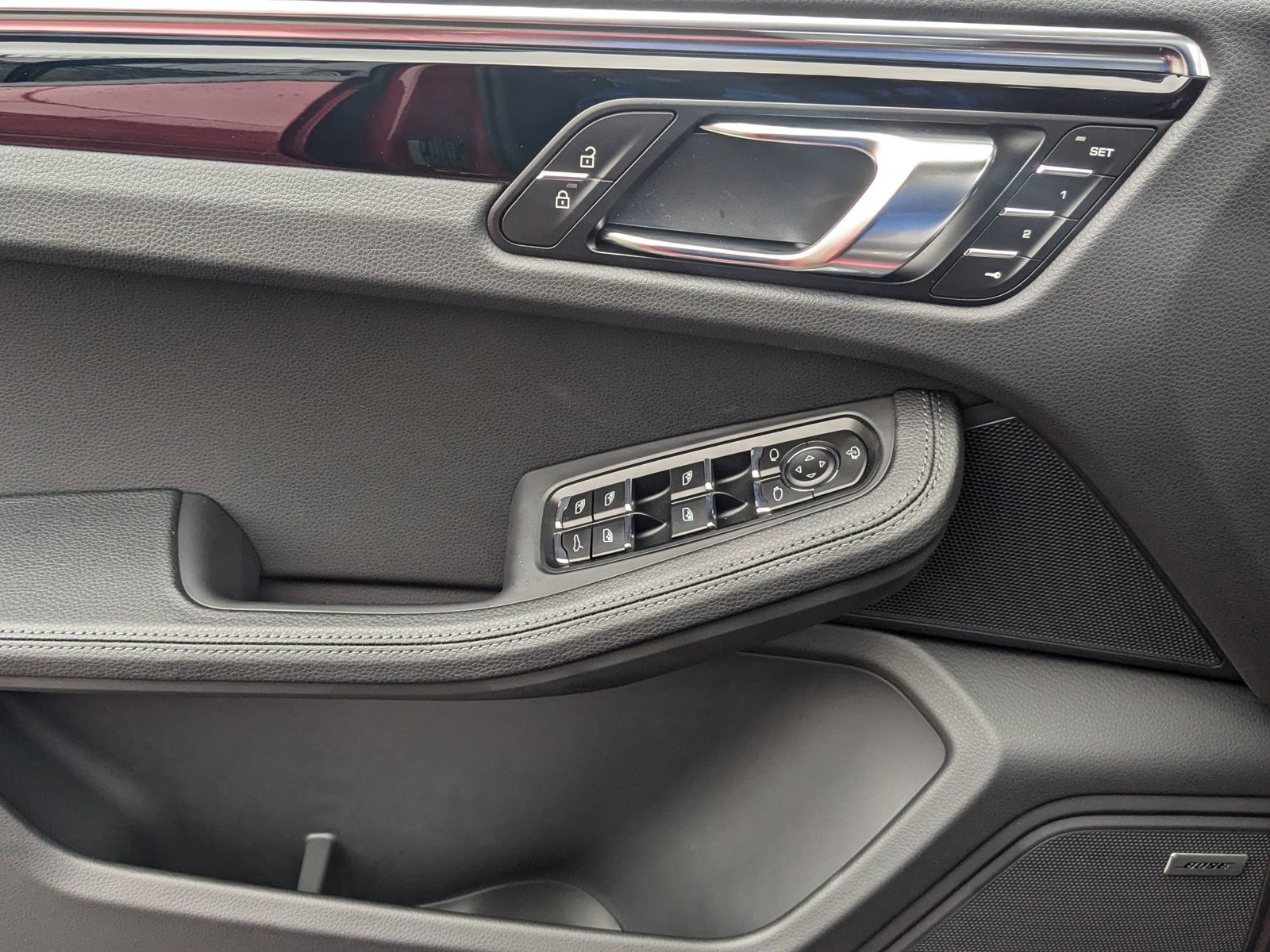 Used 2025 Porsche Macan image 13