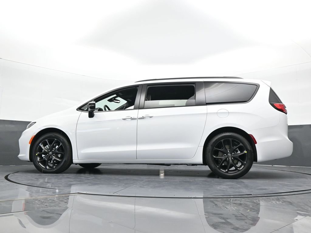 New 2026 Chrysler Pacifica Select w/ S Appearance Package image 56