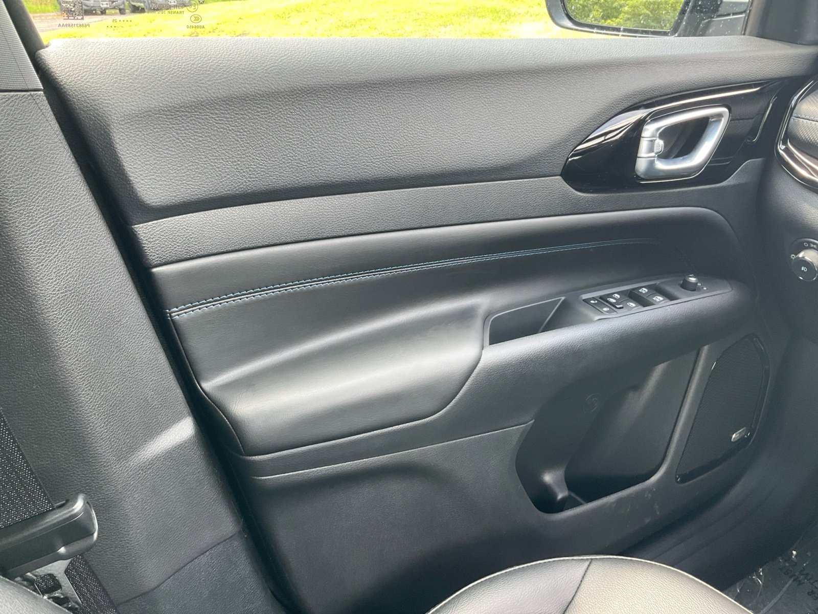 New 2025 Jeep Compass Limited w/ Sun & Sound Group image 16