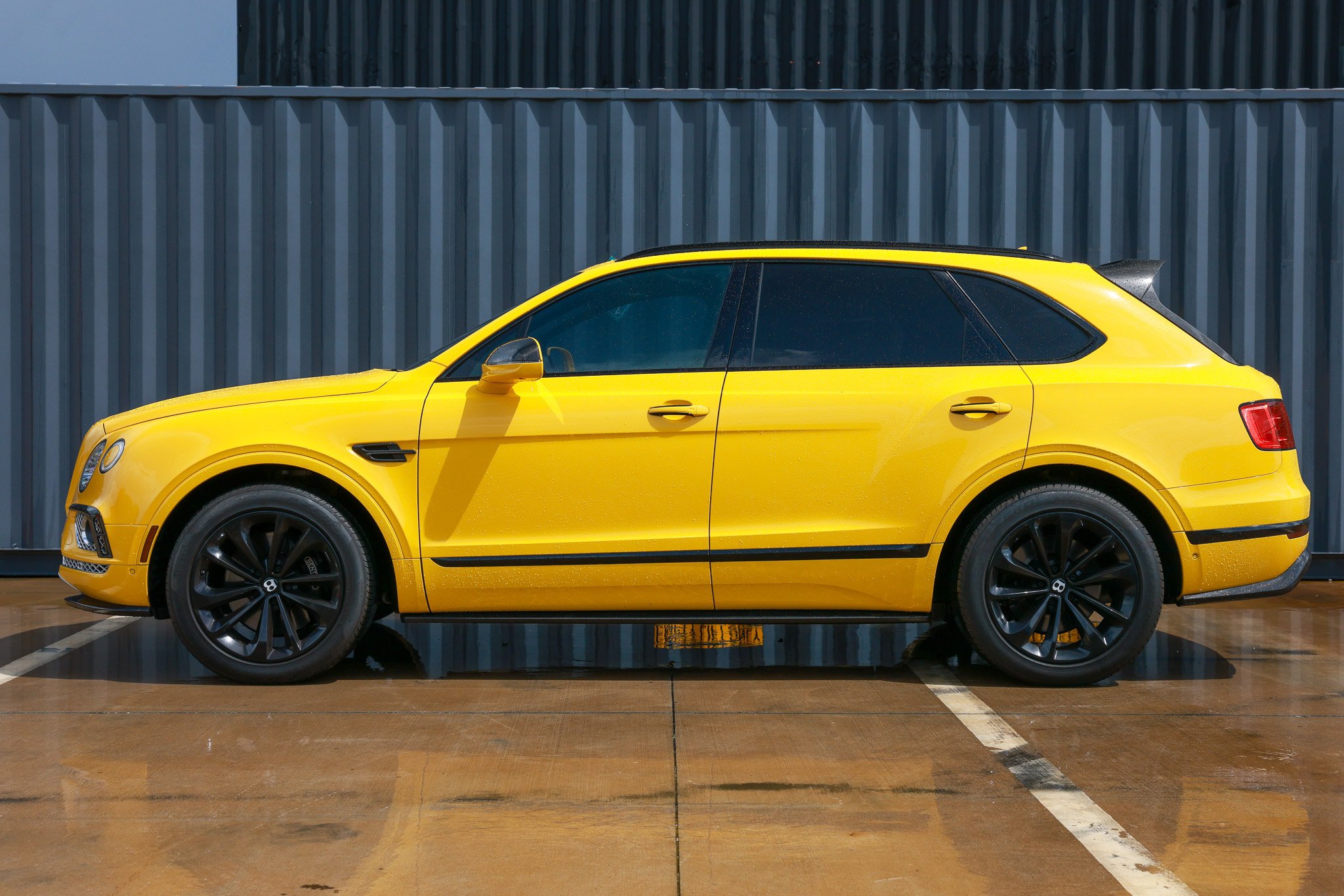 Used 2017 Bentley Bentayga AWD/4WD image 4