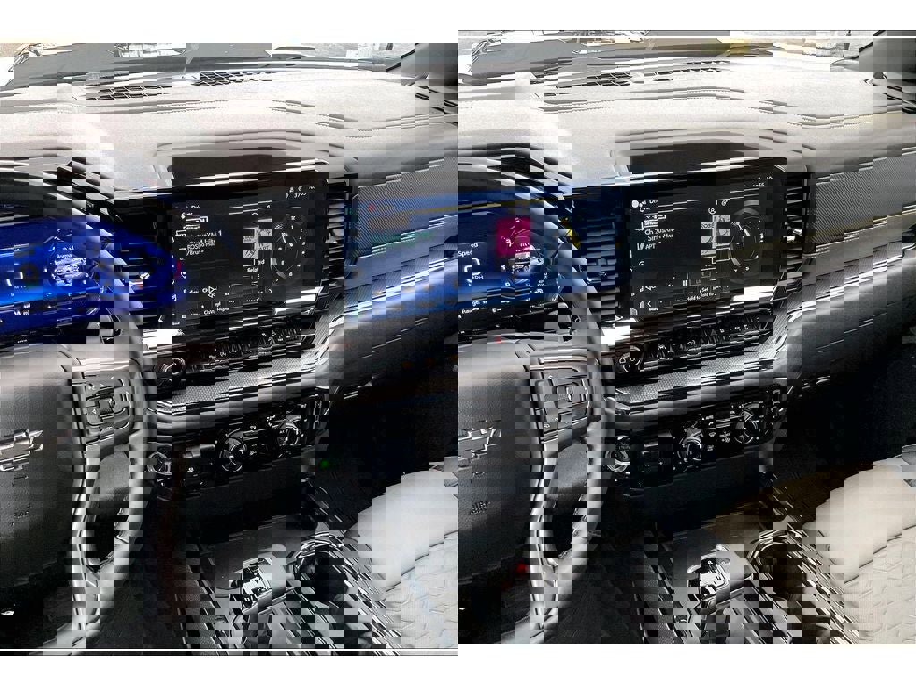 Used 2025 Chevrolet Silverado 1500 ZR2 w/ Technology Package image 7