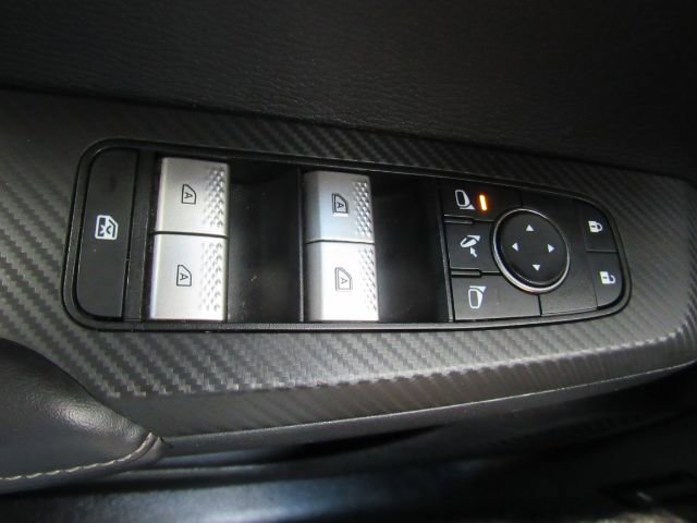 Used 2023 Mitsubishi Outlander SE image 36