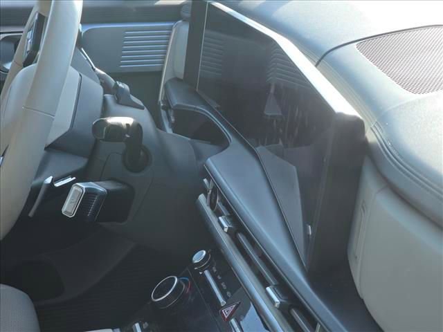 Used 2024 Hyundai Santa Fe SEL image 7