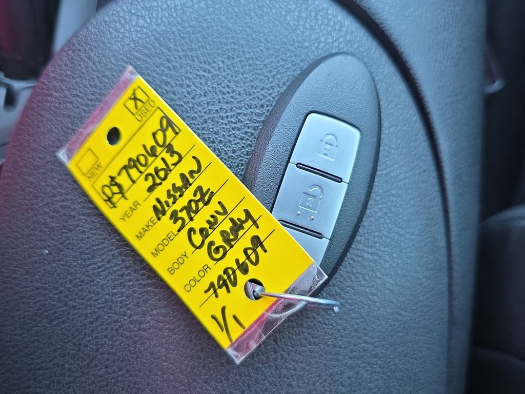 Used 2013 Nissan 370Z Roadster image 19