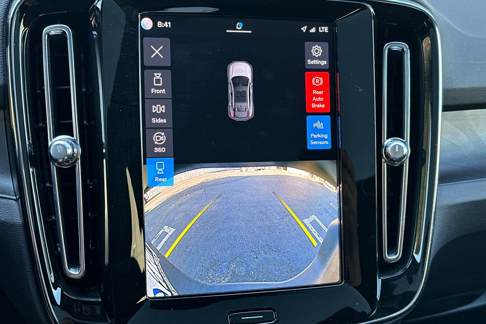 Certified 2023 Volvo C40 P8 Recharge Plus w/ Climate Package image 23