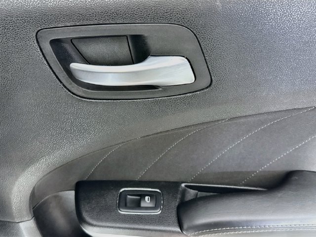 Used 2020 Dodge Charger SXT RWD image 28