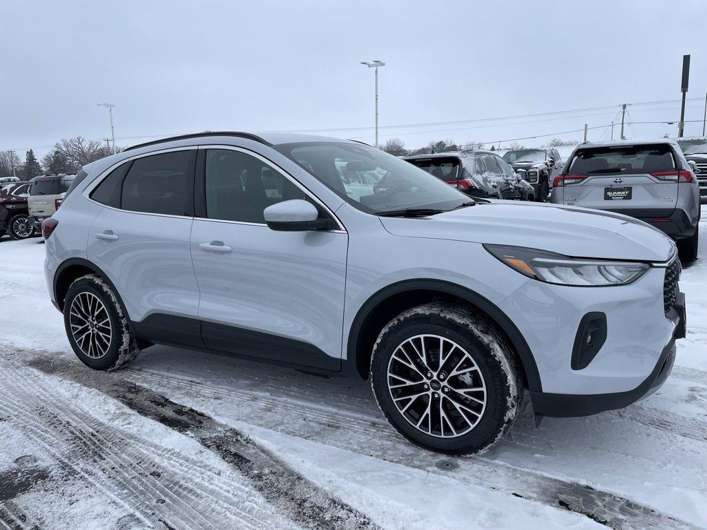 New 2026 Ford Escape SE image 2