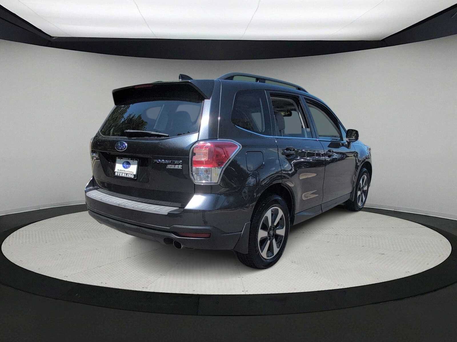 Used 2017 Subaru Forester 2.5i Limited AWD/4WD image 8