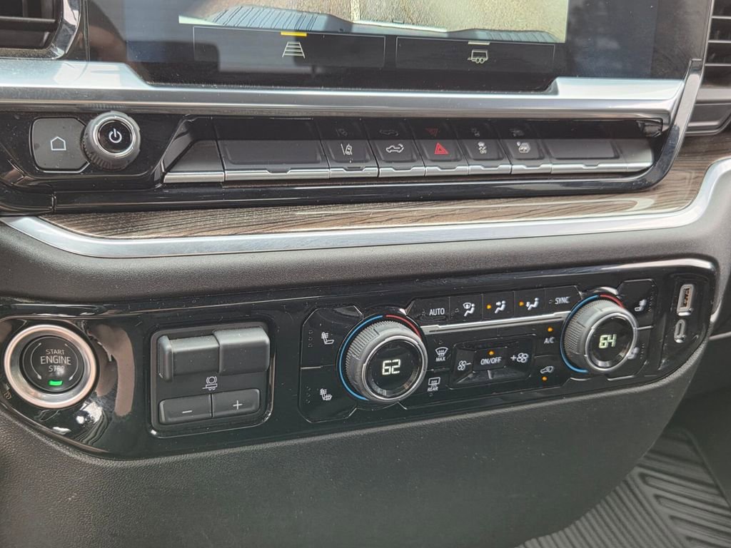 Used 2025 Chevrolet Silverado 2500 LT w/ Convenience Package image 19