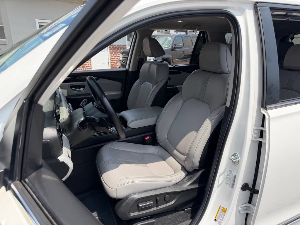 Used 2025 Honda Pilot EX-L image 19