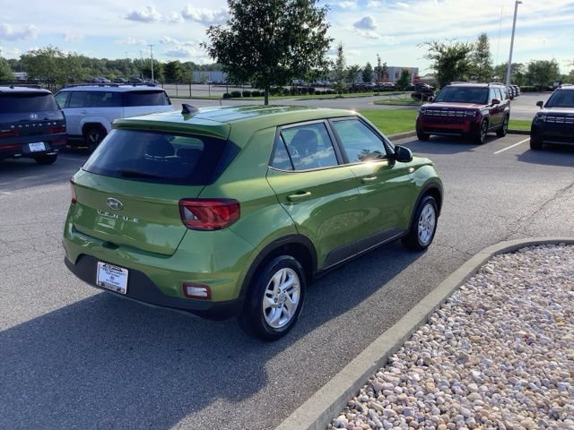 Used 2022 Hyundai Venue SE FWD image 5