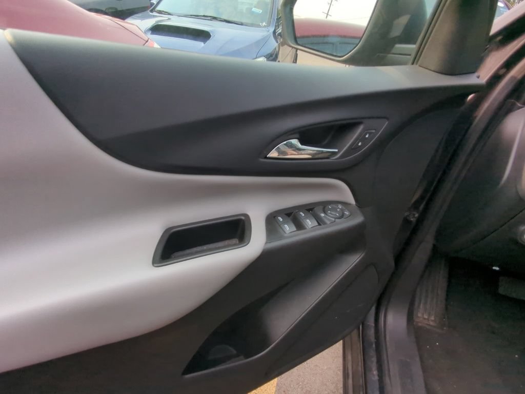 Used 2022 Chevrolet Equinox LS FWD image 8
