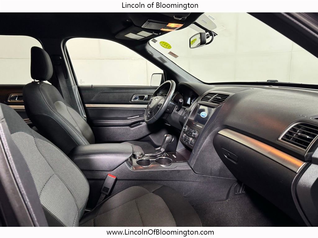 Used 2019 Ford Explorer XLT w/ Equipment Group 201A AWD/4WD image 15