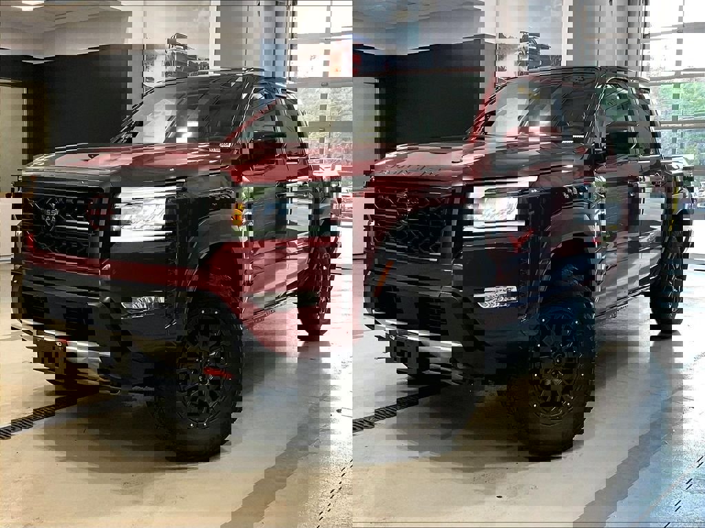 Used 2023 Nissan Frontier PRO-4X w/ Pro-4X Premium Package AWD/4WD image 3