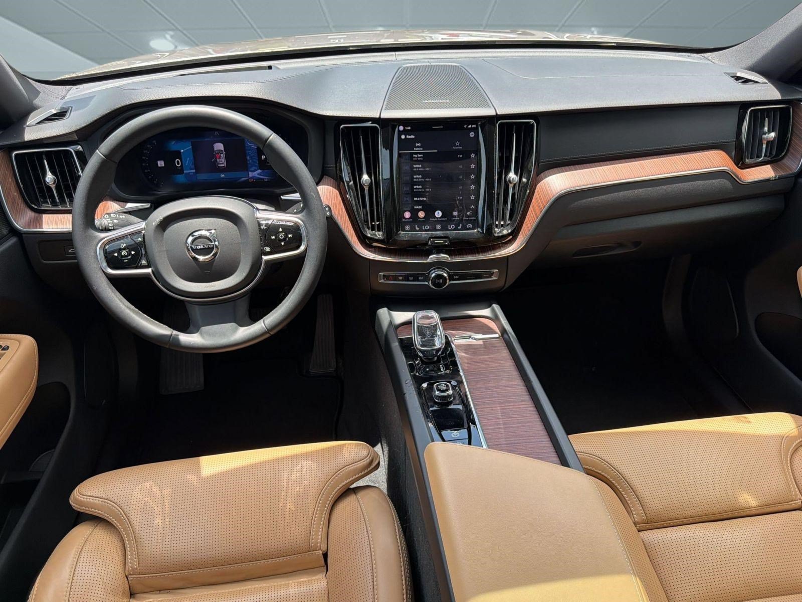 Certified 2024 Volvo XC60 B5 Ultimate AWD/4WD image 17