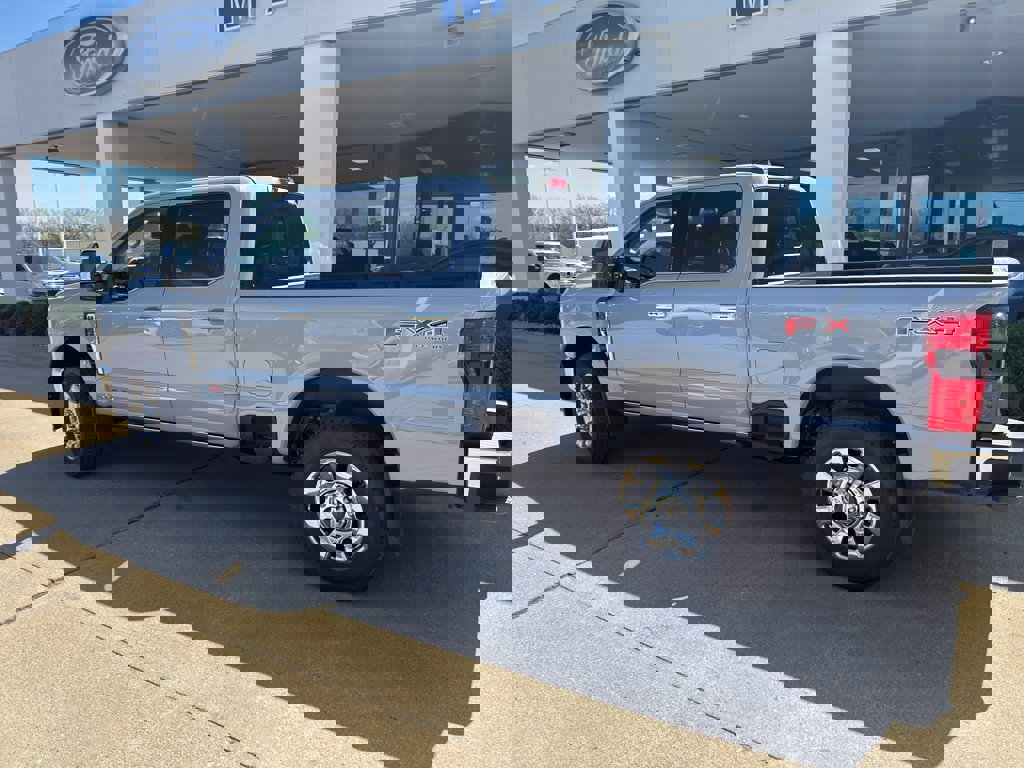 Used 2026 Ford F350 Lariat w/ Lariat Ultimate Package image 9