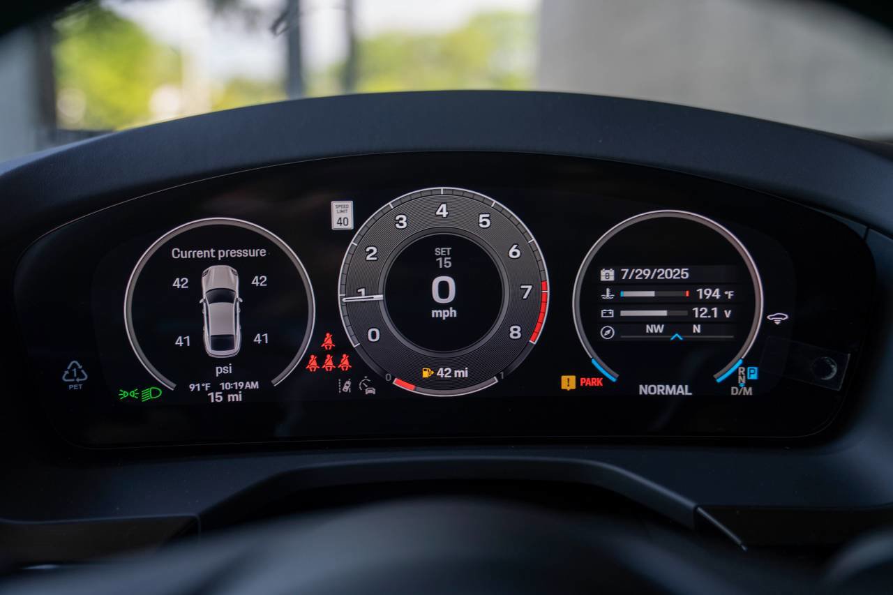 Certified 2025 Porsche Panamera 4 AWD/4WD image 17