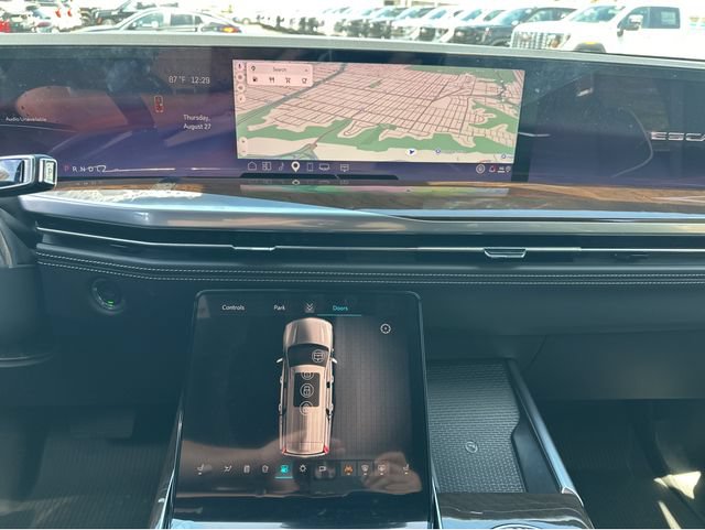 New 2026 Cadillac Escalade ESV Platinum Sport w/ LPO, ONYX Package AWD/4WD image 28
