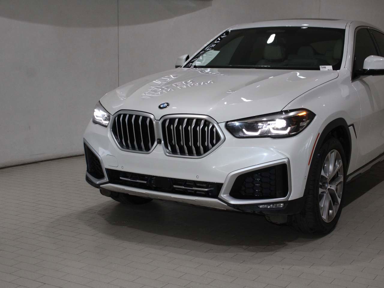 Used 2021 BMW X6 xDrive40i w/ Premium Package AWD/4WD image 2