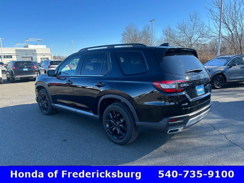 Certified 2025 Honda Pilot Touring image 4