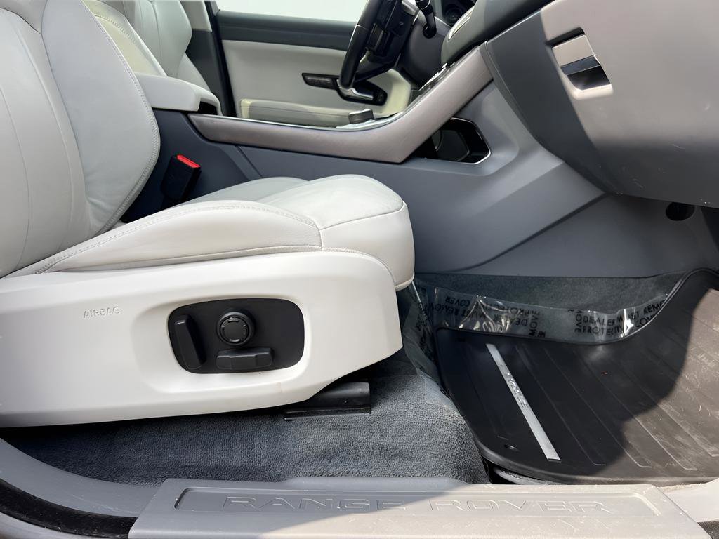 Used 2018 Land Rover Range Rover Evoque SE Premium AWD/4WD image 30