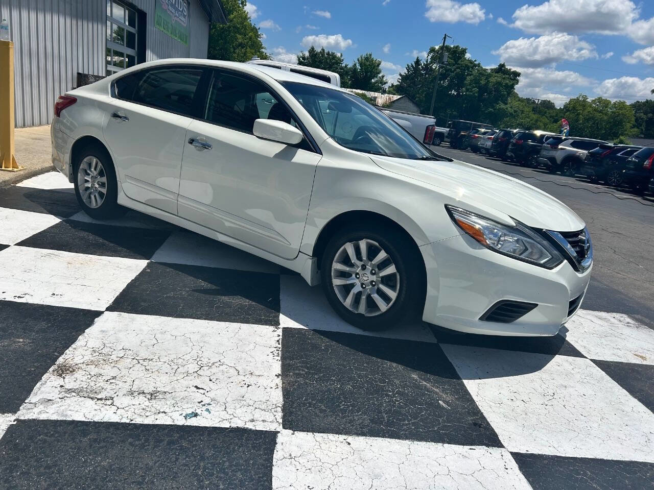Used 2017 Nissan Altima 2.5 S w/ Power Driver Seat Package FWD image 4