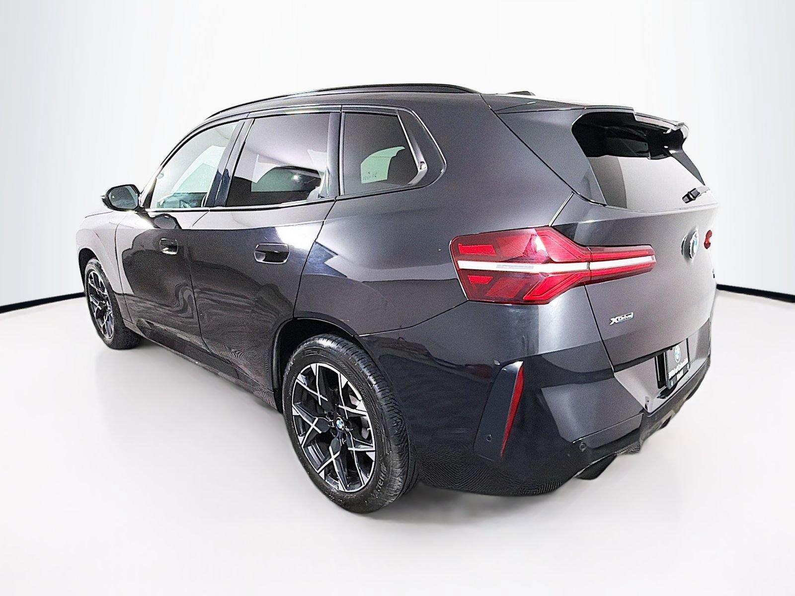Used 2025 BMW X3 xDrive30i w/ Premium Package AWD/4WD image 5