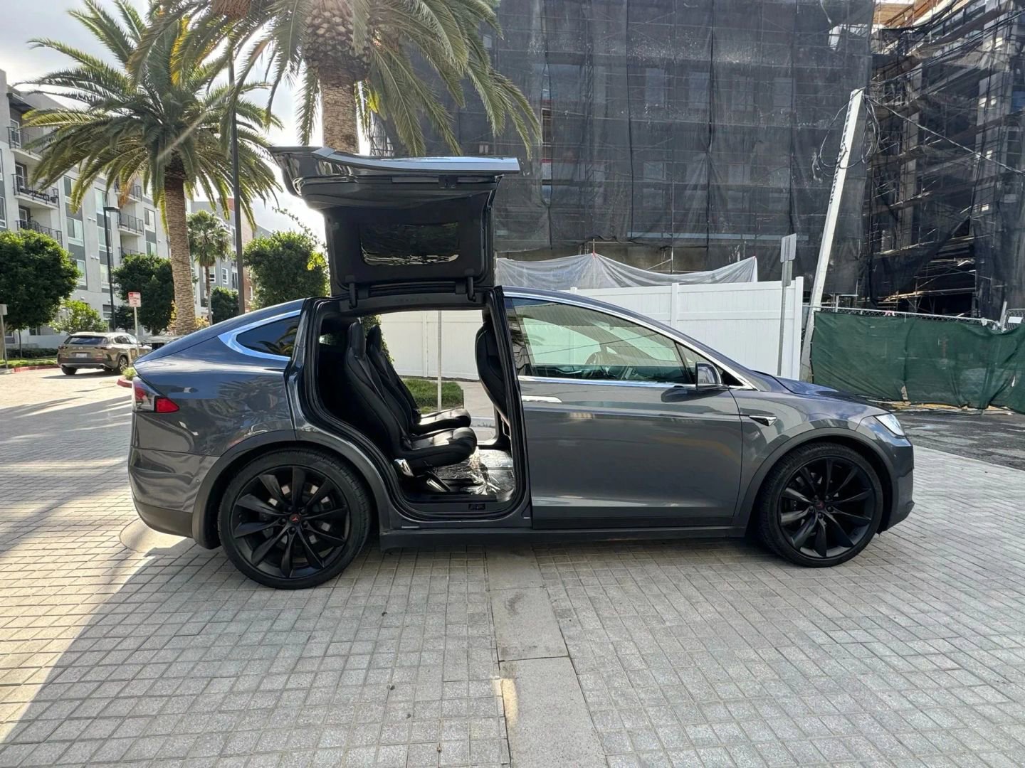 Used 2018 Tesla Model X 100D AWD/4WD image 6
