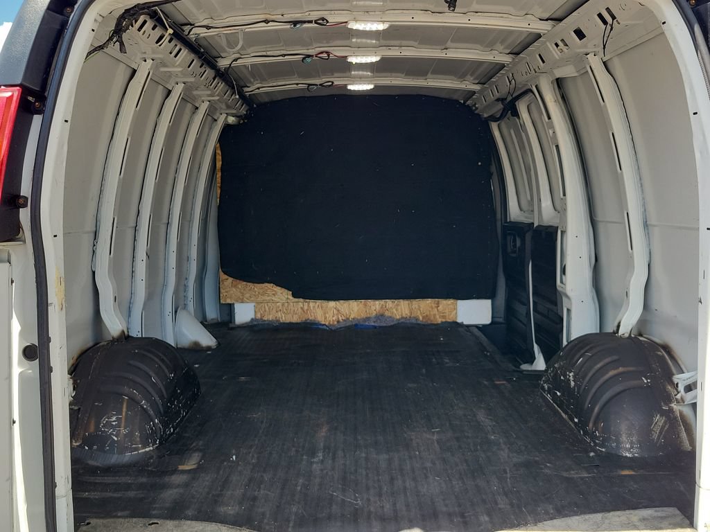 Used 2017 Chevrolet Express 2500 RWD image 25