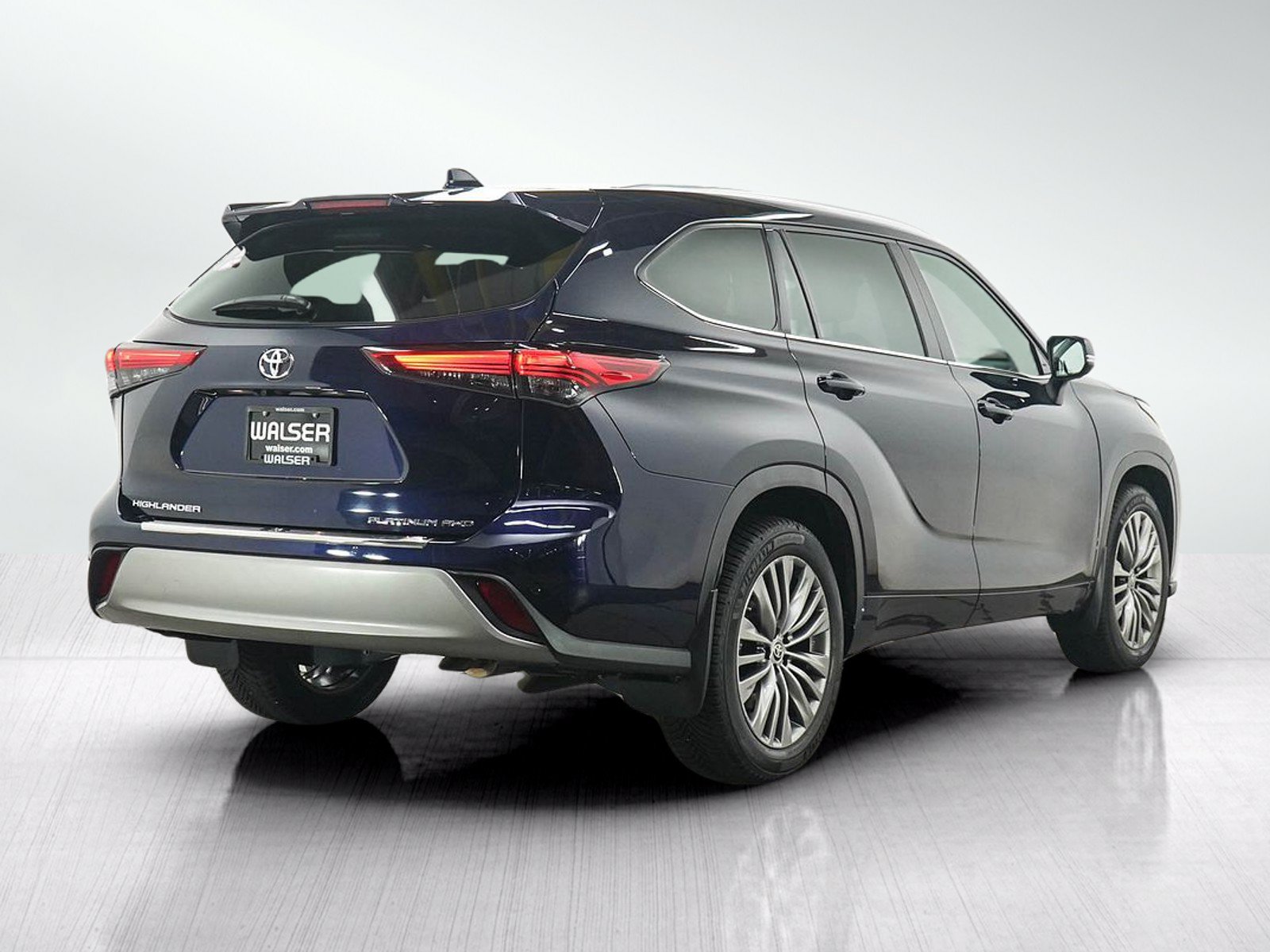 Used 2020 Toyota Highlander Platinum AWD/4WD image 5