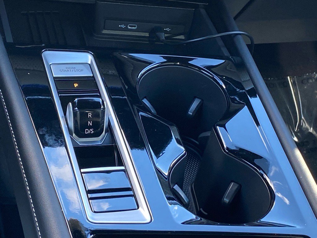 Certified 2025 Volkswagen Atlas Cross Sport SEL Premium R-Line image 9