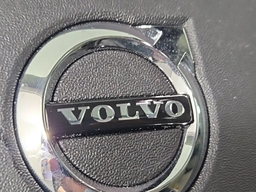 Certified 2026 Volvo XC40 B5 Plus AWD/4WD image 30