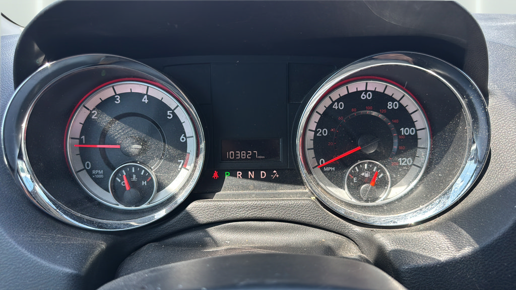 Used 2014 Dodge Grand Caravan SXT FWD image 29