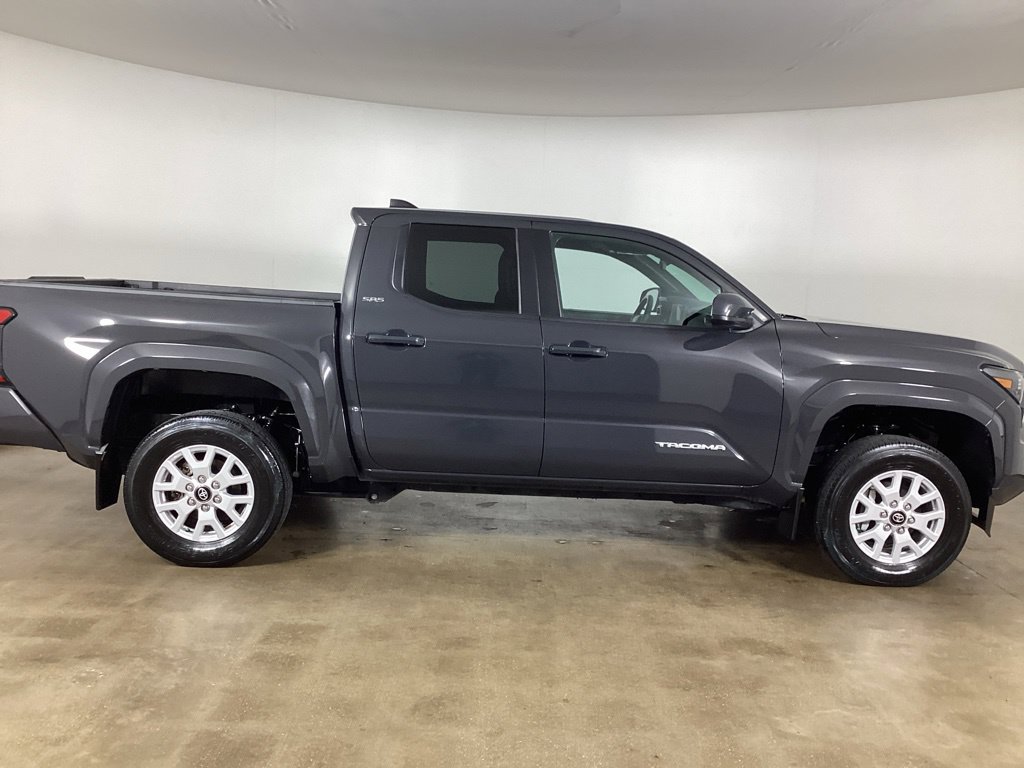 Used 2024 Toyota Tacoma SR5 AWD/4WD image 4