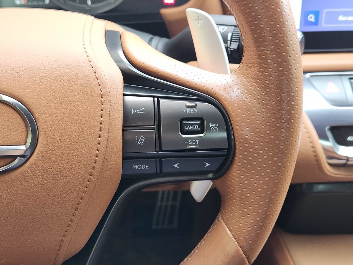 Used 2024 Lexus LC 500 Coupe w/ Sport Package RWD image 47