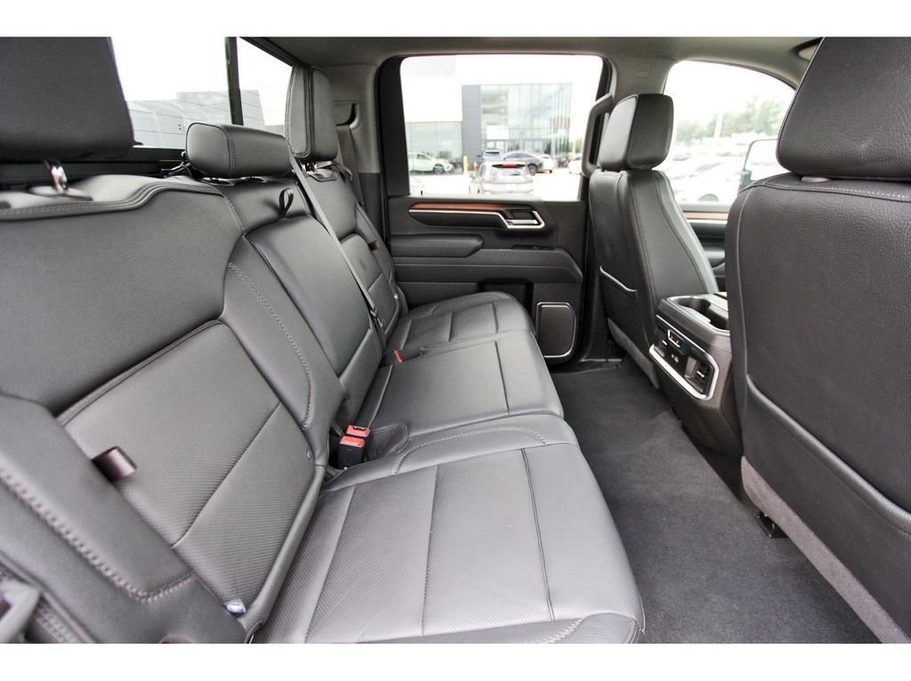Used 2025 GMC Sierra 2500 Denali w/ Denali Reserve Package AWD/4WD image 10