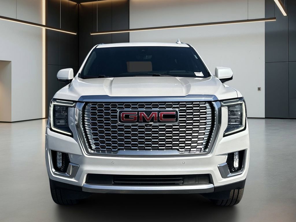 Used 2021 GMC Yukon Denali w/ Denali Premium Package image 4
