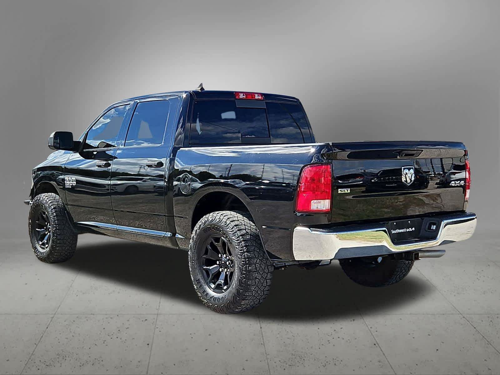 Used 2023 RAM 1500 Classic SLT w/ Trailer & Traction Group AWD/4WD image 4