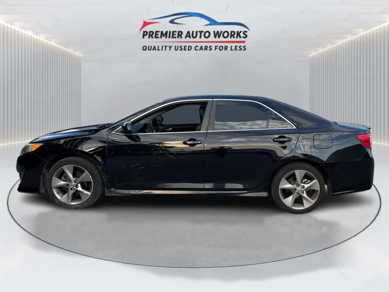 Used 2012 Toyota Camry SE FWD image 9