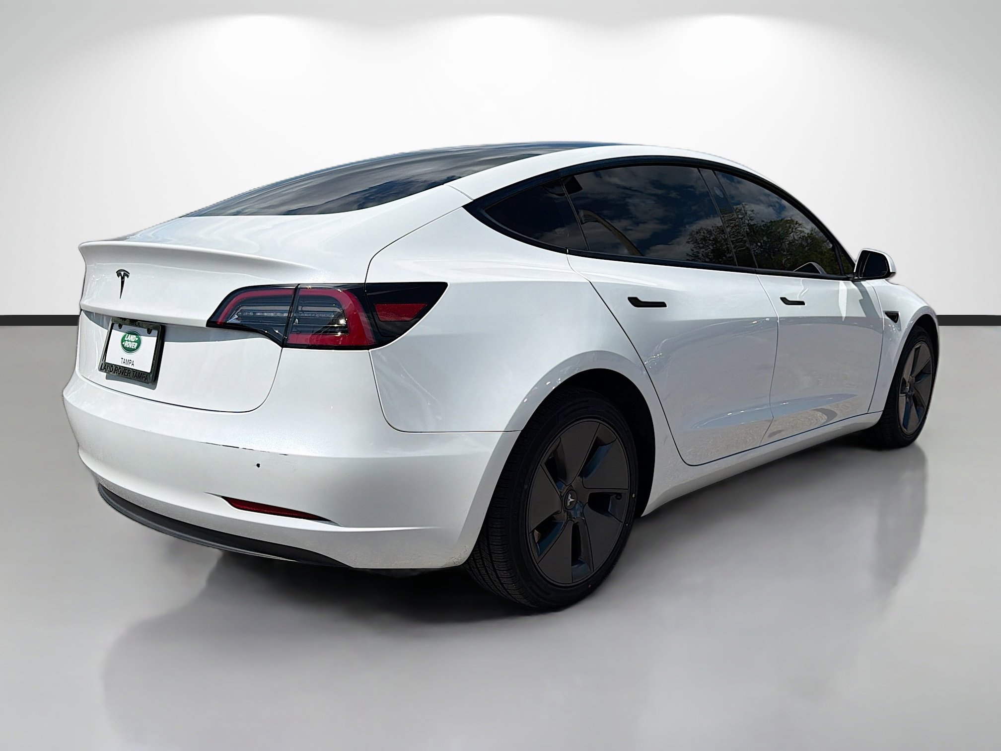 Used 2023 Tesla Model 3 Standard Range image 5