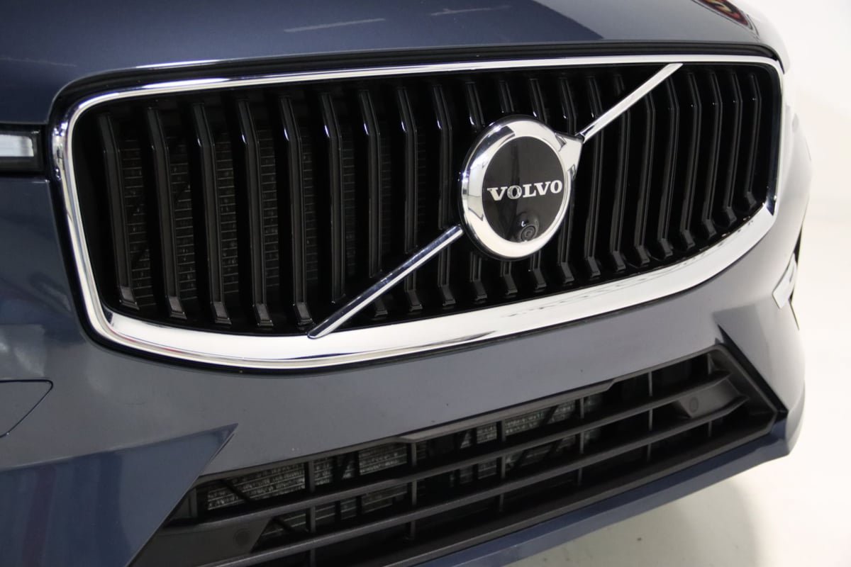 Used 2022 Volvo XC60 B5 Momentum w/ Advanced Package AWD/4WD image 25