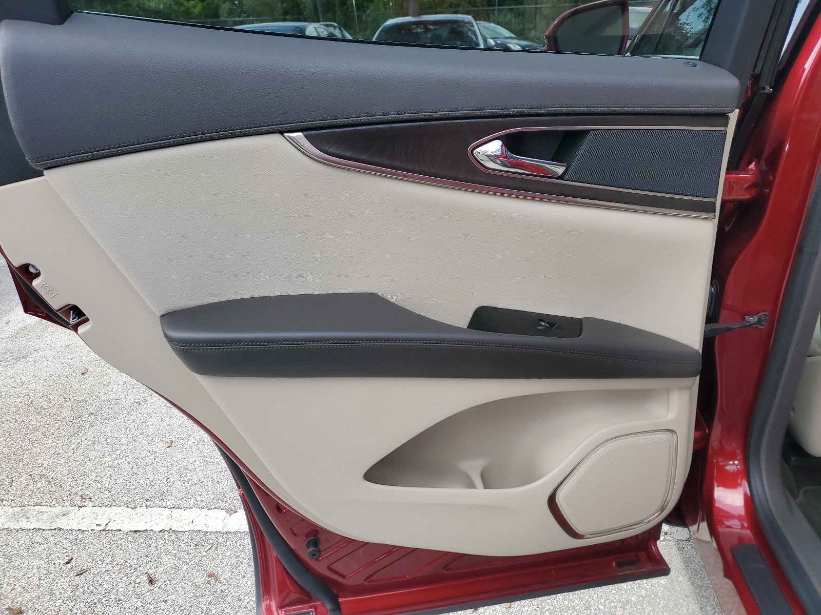 Certified 2019 Lincoln Nautilus Select image 8