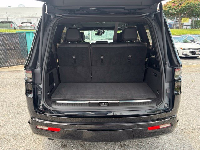 Used 2024 Jeep Grand Wagoneer Series III w/ Quick Order Packagew 28T AWD/4WD image 7
