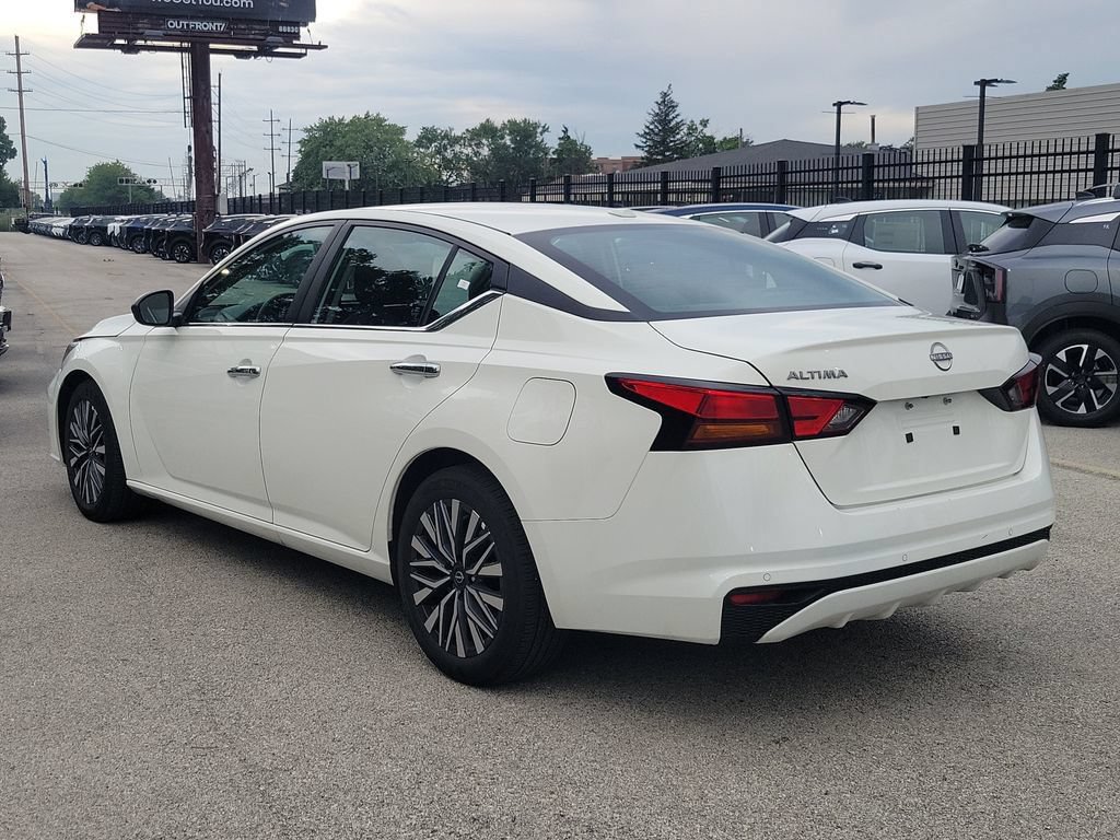 Used 2025 Nissan Altima 2.5 SV FWD image 3