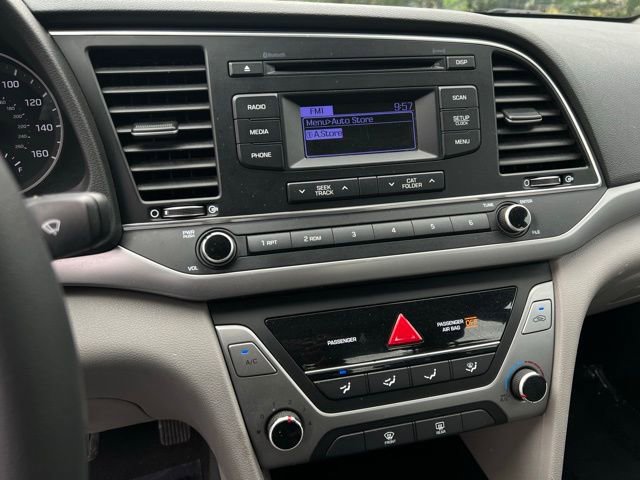 Used 2017 Hyundai Elantra SE w/ Cargo Package FWD image 34