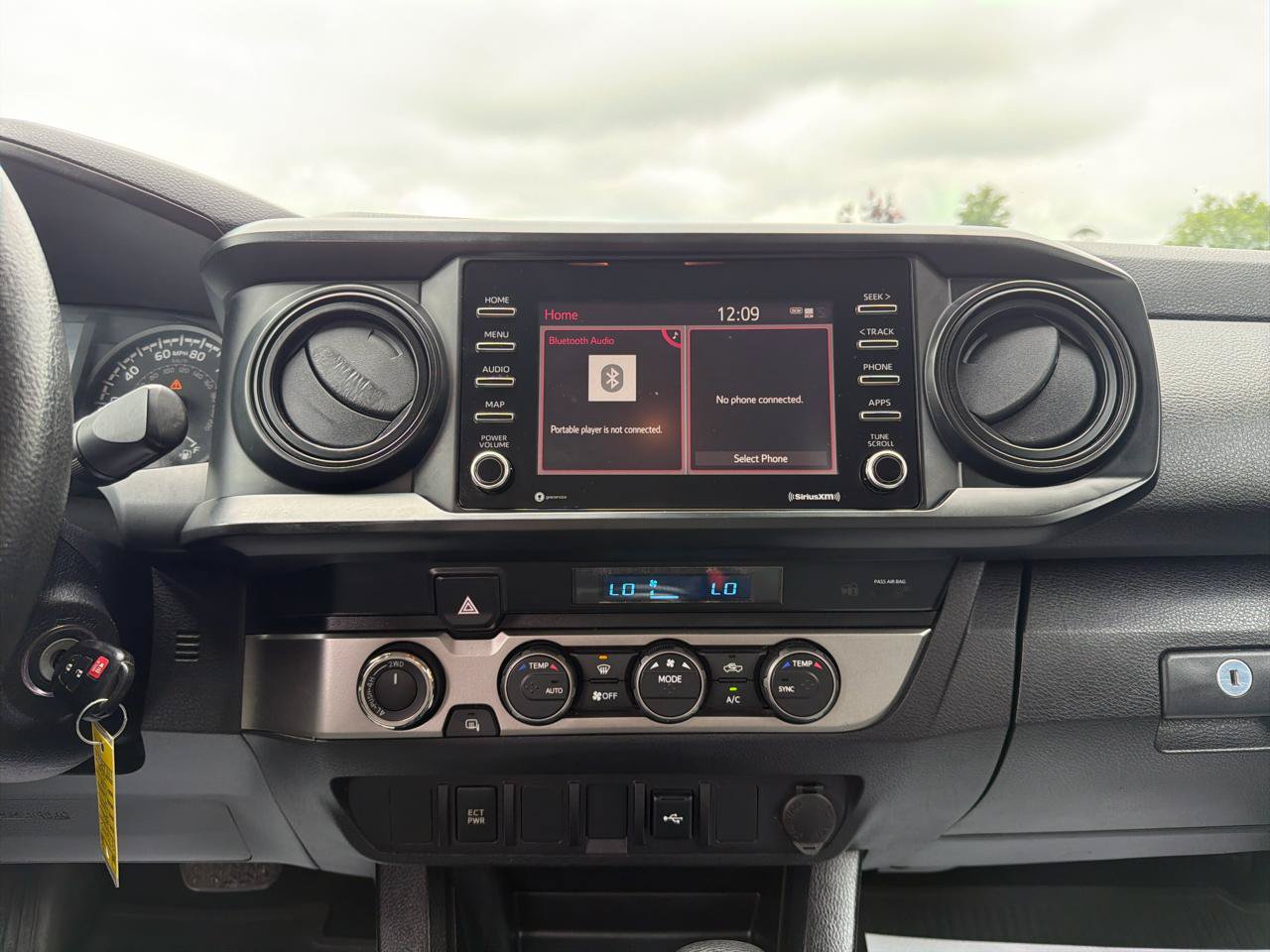 Used 2021 Toyota Tacoma SR AWD/4WD image 11