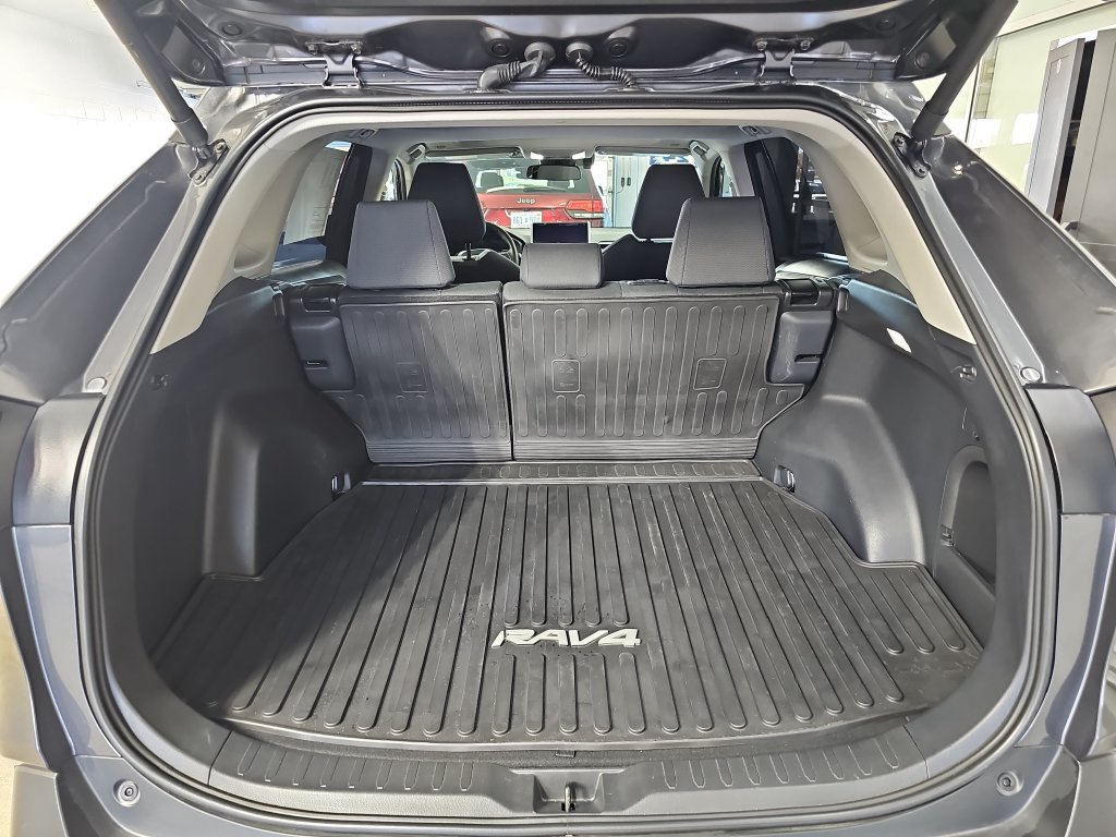 Used 2024 Toyota RAV4 XLE w/ Convenience Package AWD/4WD image 15